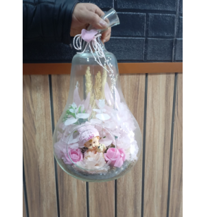 Armut Desenli Camda Kız Bebek Figürlü Pembe Hoş geldin Bebek Teraryumu (~42 cm)Armut Desenli Camda Kız Bebek Figürlü Pembe Hoş geldin Bebek Teraryumu (~42 cm)